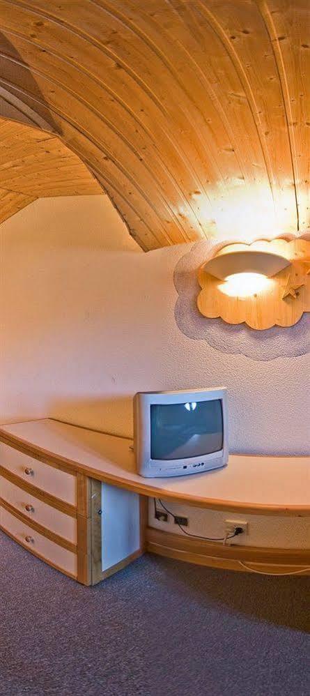 Du Hameau Hotel 3*